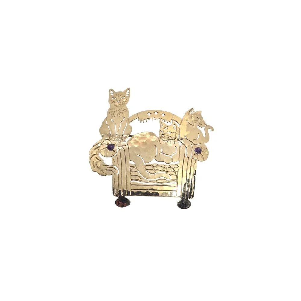 Wild Bryde Cats on Sofa Brooch Gold Tone Brass Amethyst Accents Vintage P94‎